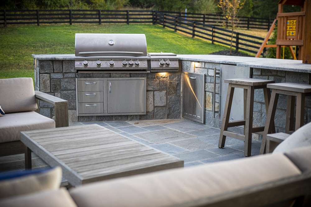 What to Consider Before Building Your Outdoor Kitchen